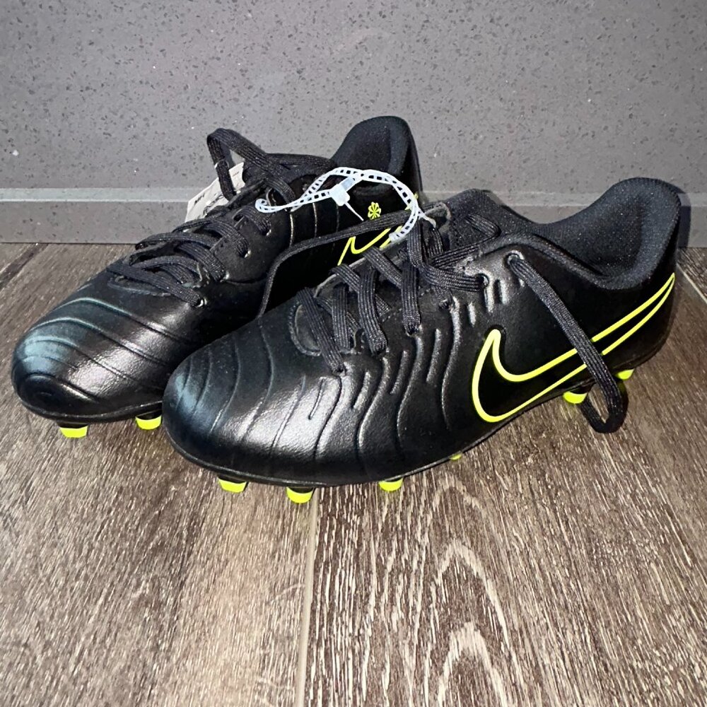 Nike Jr. Tiempo Legend 10 Club Boys DV4352-001 (Black/Volt) Size  5Y NEW No Box